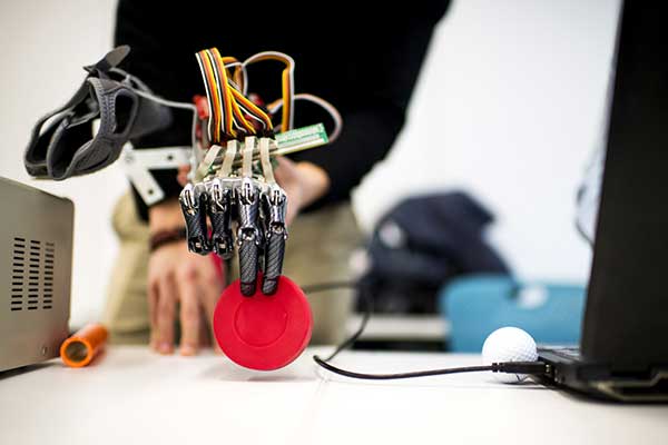 Image for Inaugural Summer Program Connects Engineering Students to Seattle Robotics Industry